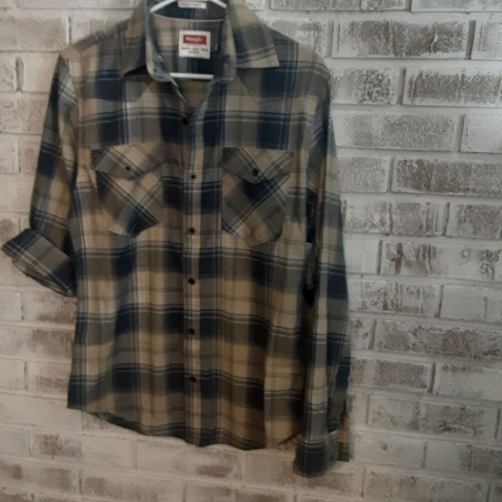 Wrangler NWT Flex for Comfort Button Up Plaid sz S/P